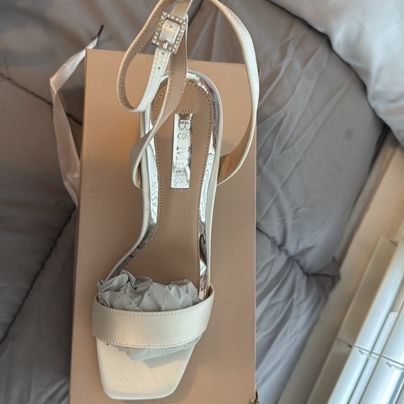 NEVER WORN, new beautiful Be Mine Heel style number 65051818 - Picture 2 of 4
